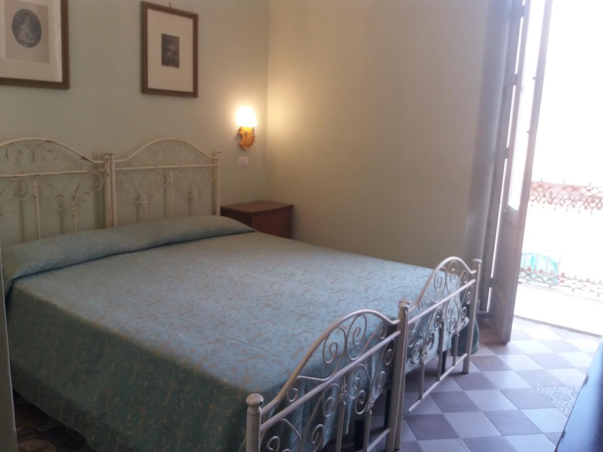 Antico Palazzo Spinola Bed & Breakfast Gallipoli Exterior foto