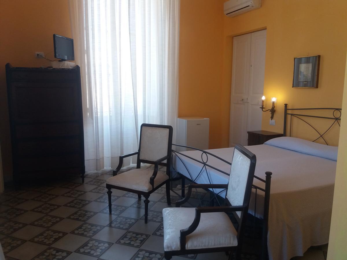 Antico Palazzo Spinola Bed & Breakfast Gallipoli Exterior foto