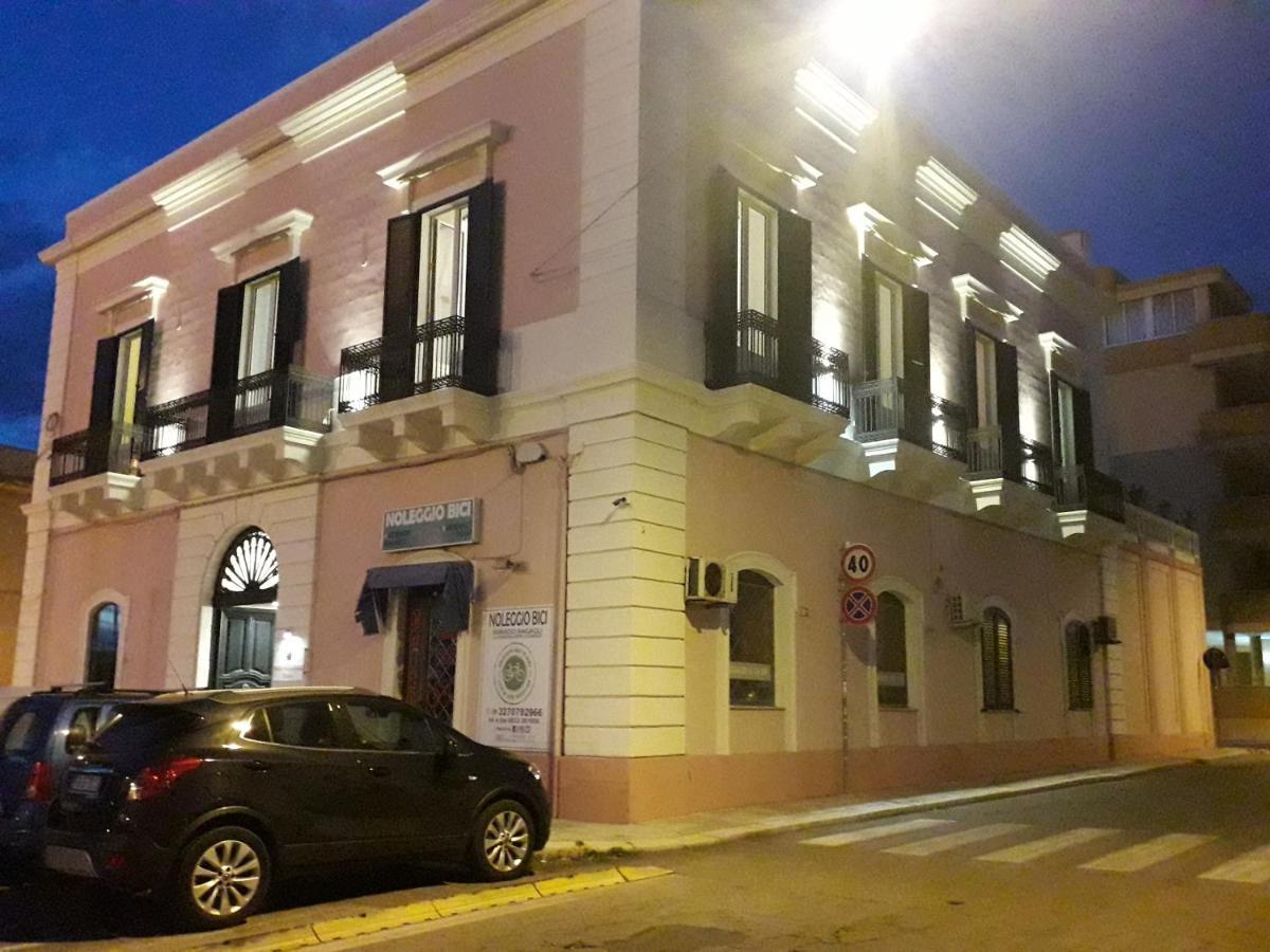 Antico Palazzo Spinola Bed & Breakfast Gallipoli Exterior foto